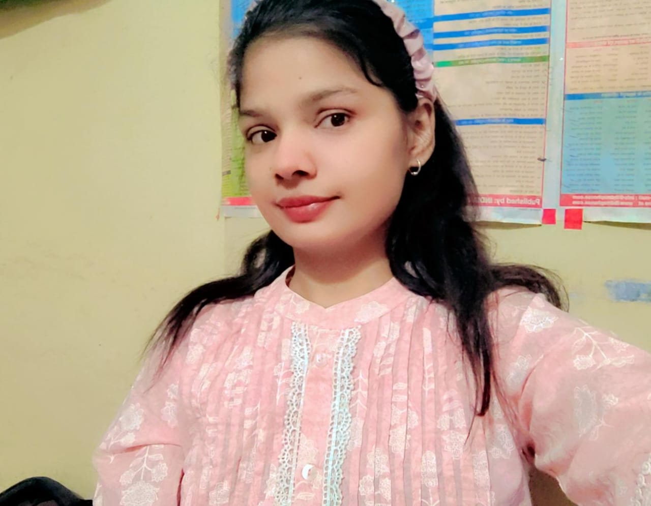 शीर्षक: जानकर भी अनजान बन जाते हैं