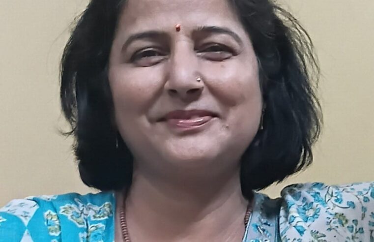 हम जानकर भी अनजान बन जाते हैं